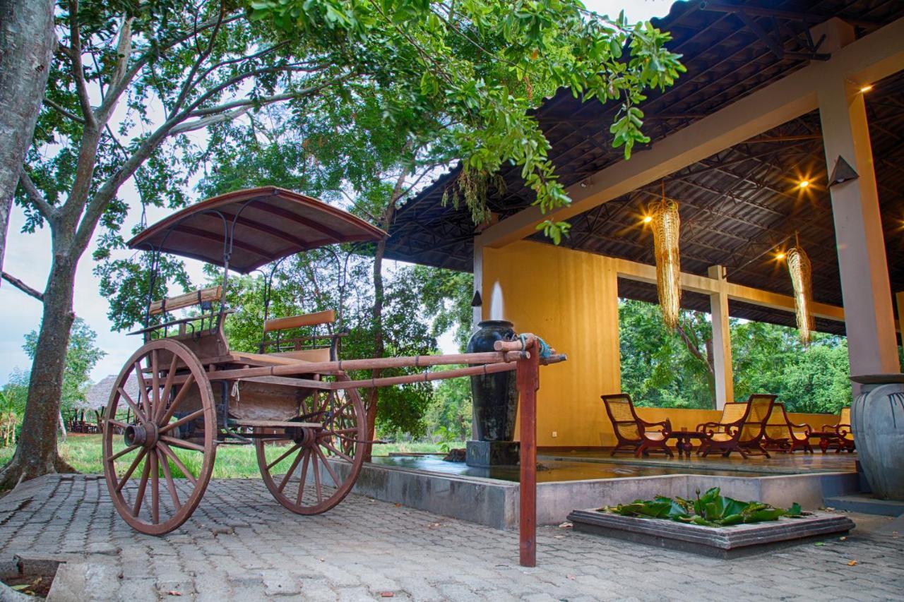 Kassapa Lions Rock Hotel Sigiriya Exterior photo