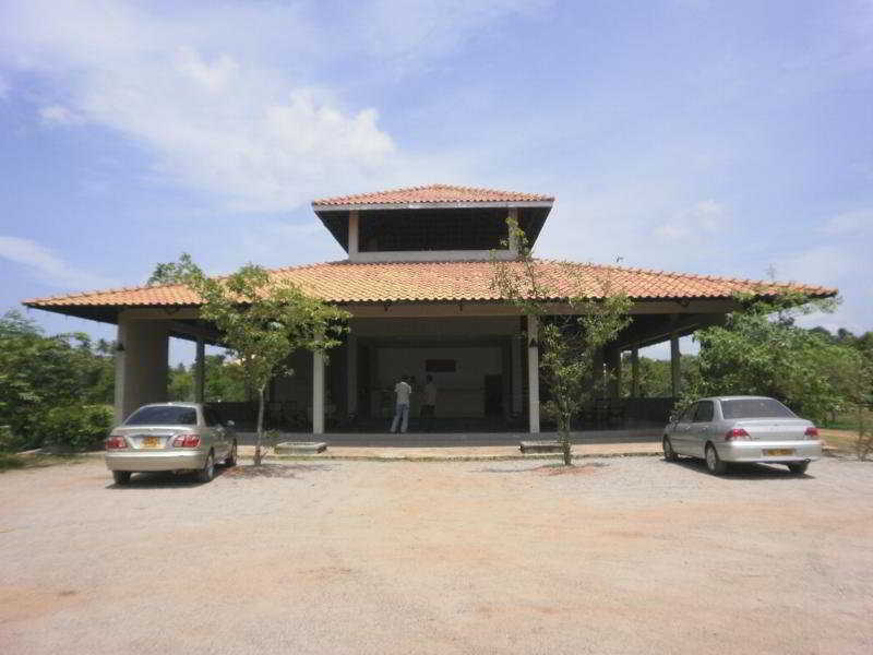 Kassapa Lions Rock Hotel Sigiriya Exterior photo