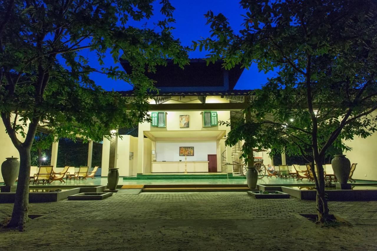 Kassapa Lions Rock Hotel Sigiriya Exterior photo